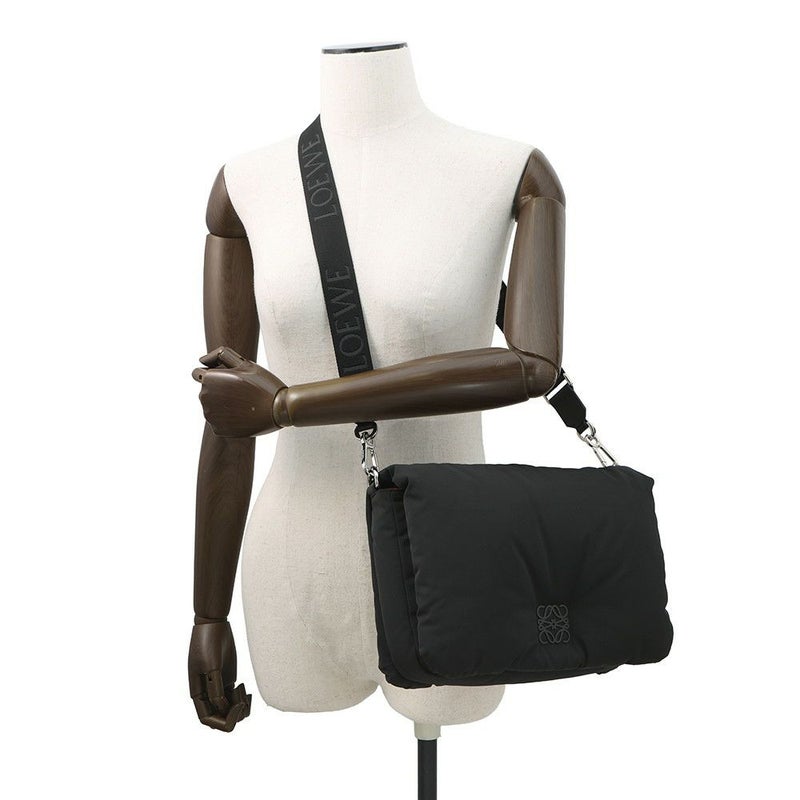 ロエベ ショルダーバッグ ゴヤ GOYA パファー メッセンジャーバッグ ナイロン B896G22X01 LOEWE 黒
