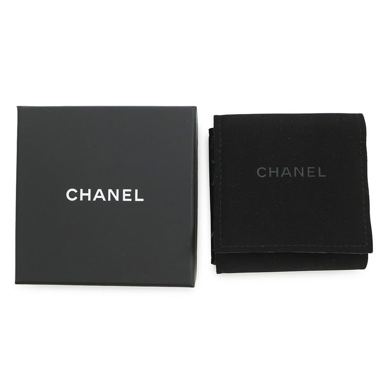 シャネル ピンブローチ ココマーク プルミエール 時計モチーフ レジン D23A ABB395 CHANEL アクセサリー 黒