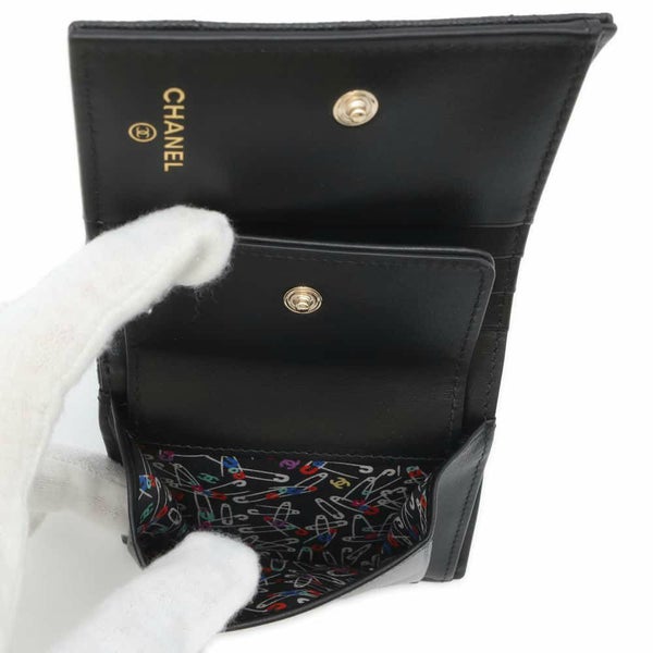 シャネル 二つ折り財布 ココマーク マトラッセ キャビアスキン AP4085 CHANEL 財布 黒