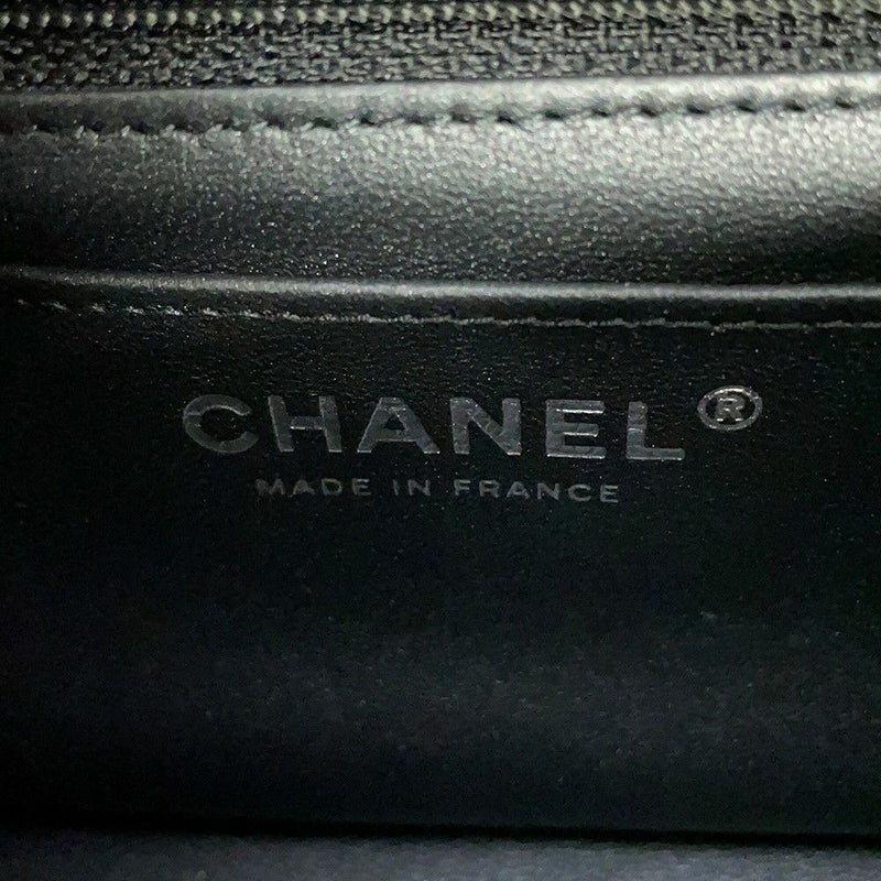 シャネル チェーンショルダーバッグ ココマーク マトラッセ ラムスキン A69900 CHANEL