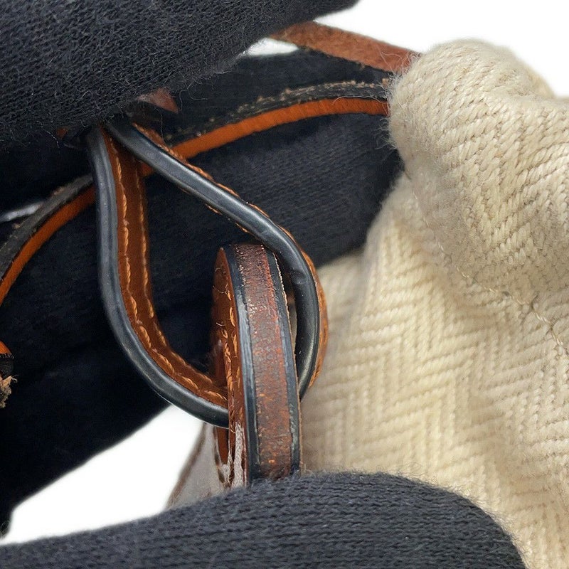 ロエべ ショルダーバッグ アナグラム カットアウト ポケット カーフレザー C922Y62X07 LOEWE