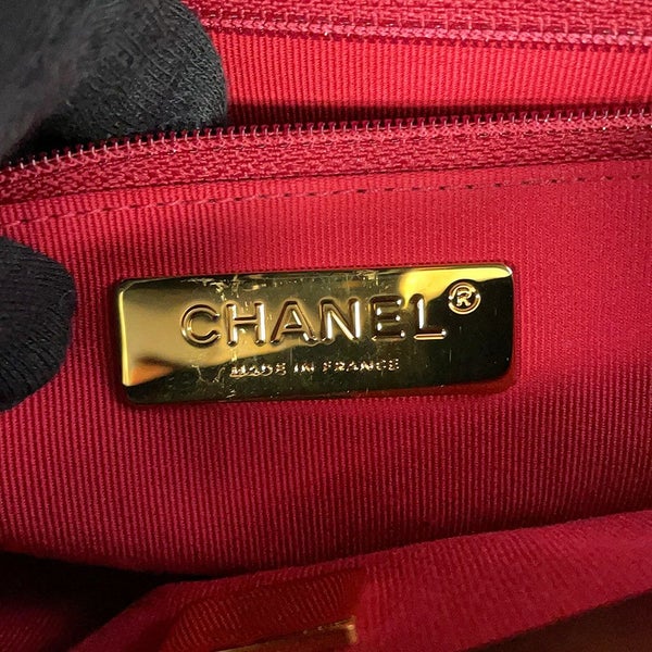 シャネル チェーンショルダーバッグ CHANEL19 マトラッセ ココマーク ラムスキン AS1160 CHANEL 黒