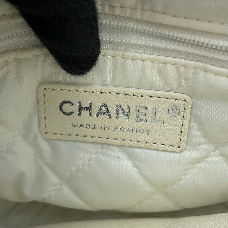 シャネル チェーンショルダーバッグ ココマーク ココネージュ シアリング AS4279 CHANEL 白