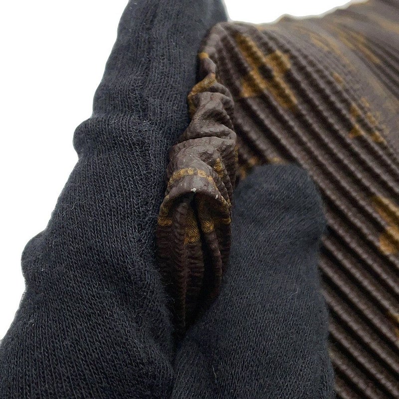 ルイヴィトン ショルダーバッグ モノグラム ポーチ・エクスプローラー M62232 LOUIS VUITTON