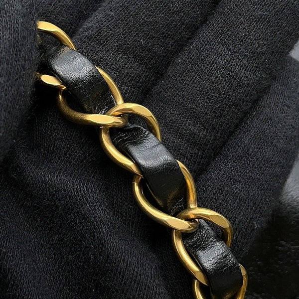 シャネル チェーンショルダーバッグ CHANEL22 スモール シャイニーカーフスキン AS3260 CHANEL ポーチ付き 黒