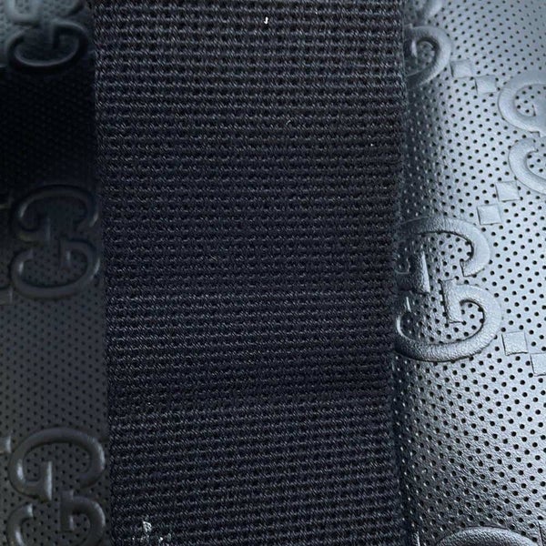 グッチ クラッチバッグ GGエンボス メッセンジャーバッグ ミディアム レザー 696009 GUCCI ショルダーバッグ 黒