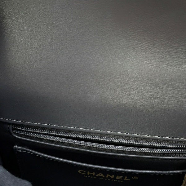 シャネル チェーンショルダーバッグ マトラッセ ココマーク トップハンドル ラムスキン AS4956 CHANEL