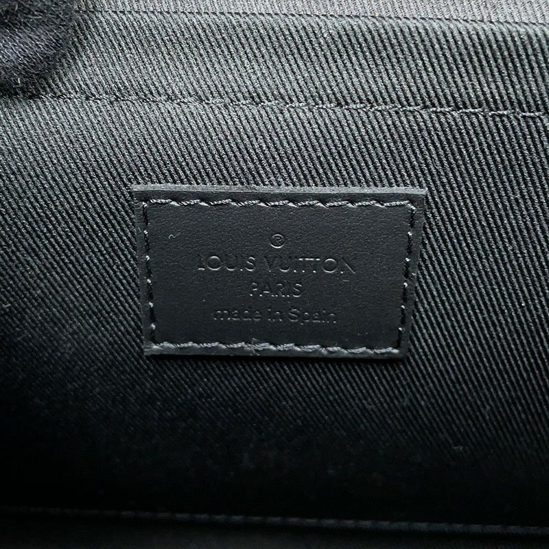 ルイヴィトン ショルダーバッグ モノグラム・エクリプス Sケープ・メッセンジャー M46794 ブラック 黒