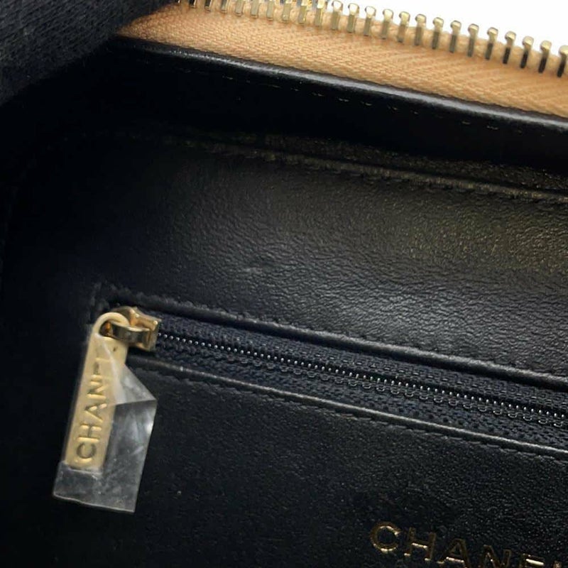 シャネル チェーンショルダーバッグ CCフィリグリー バニティ キャビアスキン A93343 CHANEL 黒