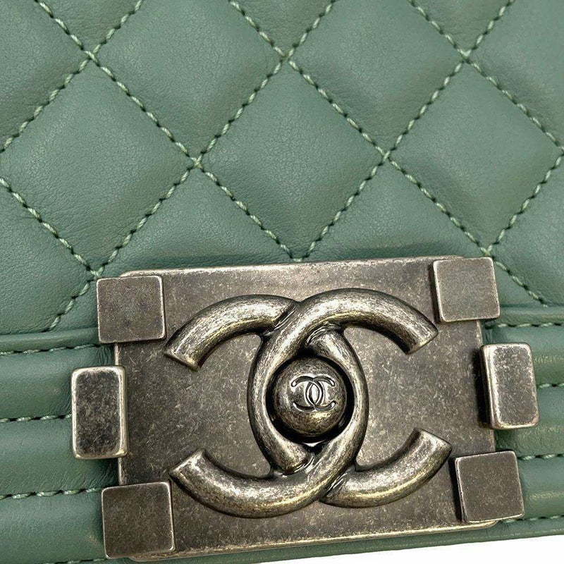 シャネル チェーンショルダーバッグ ココマーク ボーイシャネル ラムスキン A67086 CHANEL 斜めがけ BOY CHANEL