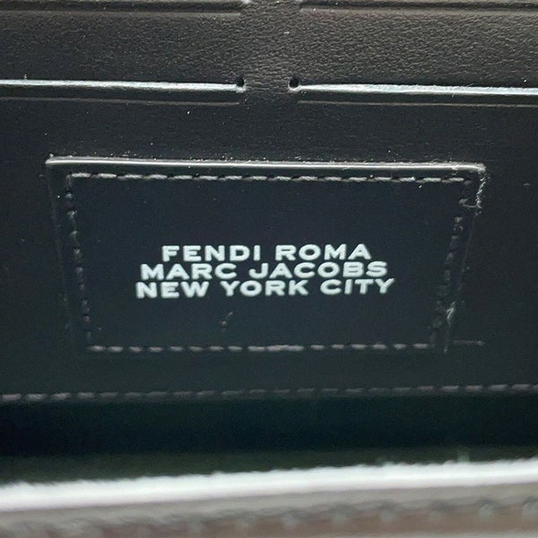 フェンディ ショルダーバッグ ソフトトランク バゲット レザー 7VA565 FENDI マークジェイコブスコラボ 黒