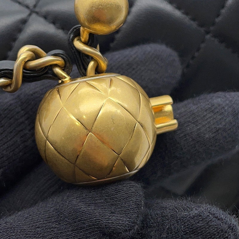 シャネル チェーンショルダーバッグ ミニ マトラッセ ココマーク ココボール ラムスキン AS1786 CHANEL 黒