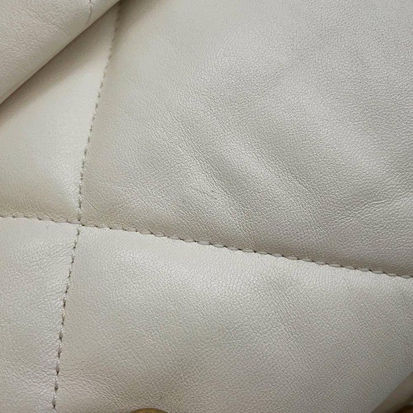 シャネル チェーンショルダーバッグ シャネル19 フラップ バッグ ココマーク ラムスキン AS1160 CHANEL 2way