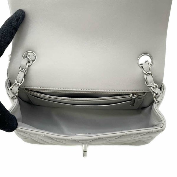 シャネル チェーンショルダーバッグ ココマーク ミニ マトラッセ ラムスキン A69900 CHANEL フラップ