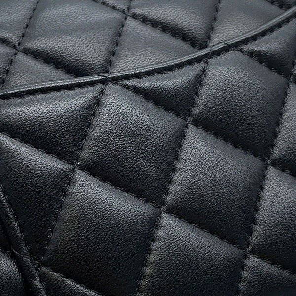 シャネル チェーンショルダーバッグ マトラッセ ココマーク トップハンドル ミニ ラムスキン AS2431 CHANEL 黒
