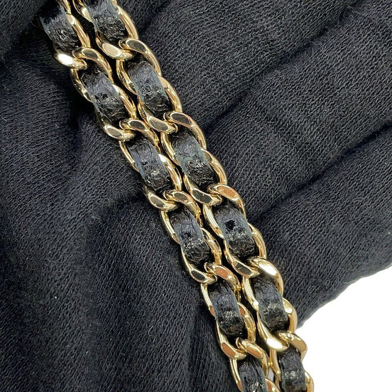 シャネル iPhoneケース マトラッセ ココマーク カードケース付き キャビアスキン AP3553 iPhone14pro対応 黒